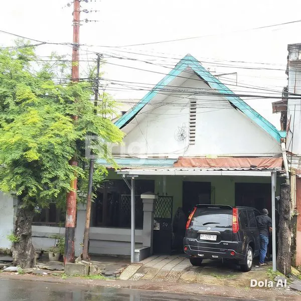 image RUMAH STRATEGIS DI PASAR KLIWON SOLO, DEKAT BTC & ALUN-ALUN (1)