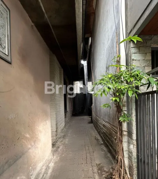 image RUMAH 2 LANTAI PLUS 2 UNIT KOST AKTIF , KEMANDORAN JAKARTA SELATAN . (7)