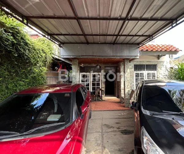 image RUMAH 2 LANTAI PLUS 2 UNIT KOST AKTIF , KEMANDORAN JAKARTA SELATAN . (1)