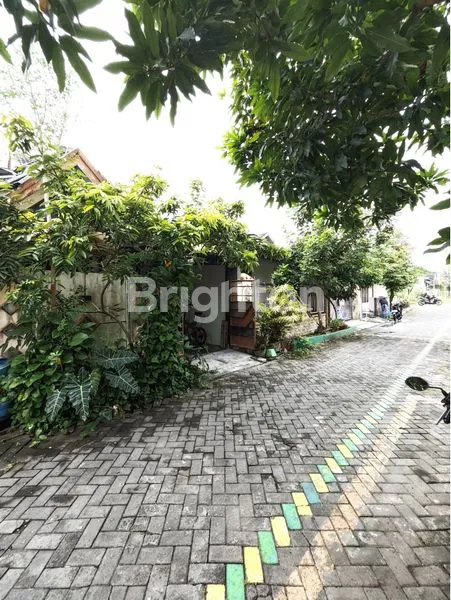 image RUMAH 2 LANTAI SIAP HUNI PLAMONGAN INDAH (1)