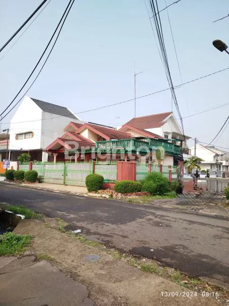 image JUAL RUMAH LUAS DAN NYAMAN DI LOKASI STRATEGIS (4)