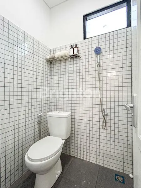 image RUMAH 2 LANTAI SIAP HUNI DI SAWANGAN DEPOK (7)