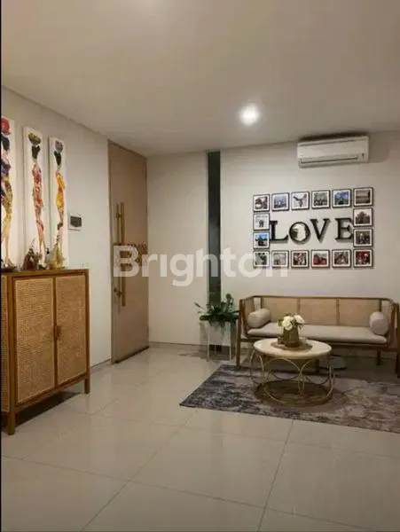image DIJUAL RUMAH CANTIK SIAP HUNI, LINGKUNGAN ASRI JAKARTA SELATAN\N (1)