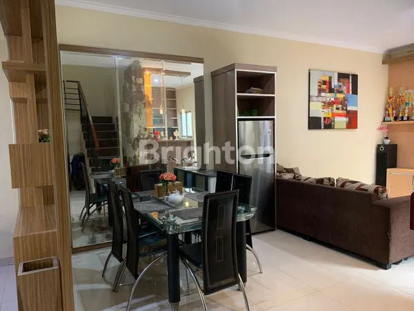 image RUMAH 3 LANTAI FULL FURNISHED DEKAT STASIUN DAN TOL SERPONG (4)