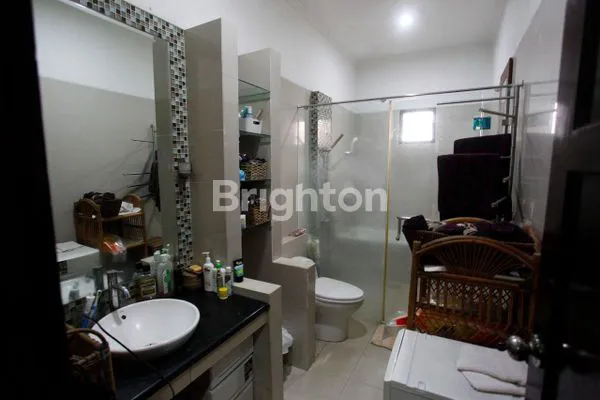 image DI RUMAH ASRI DAN LUAS. BALI VIEW. KOMPLEK TAMAN SARI PESONA BALI, TANGSEL (6)