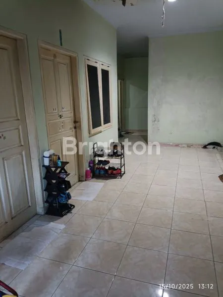 image RUMAH 4 LANTAI DI PADEMANGAN. AMAN DAEI BANJIR, TINGGI 1 METER DARI JALAN (3)