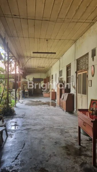 image SHOWROOM DAN RUMAH PUSAT KOTA JALAN GEMBLONGAN SURABAYA (4)