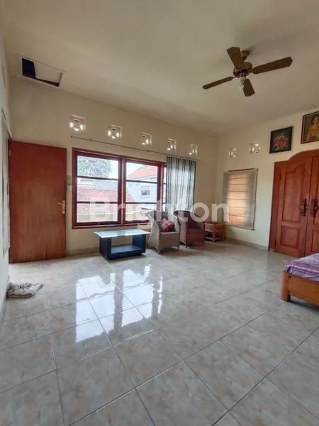 image RUMAH 8 KAMAR DI PUSAT PARIWISATA (5)