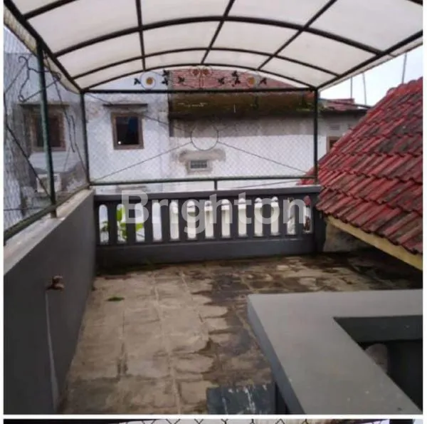 image RUMAH ASRI 2 LANTAI POSISI HOOK SIAP HUNI SENGKALING MALANG (6)