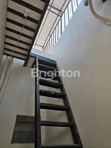 image RUKO EASTERN PARK RESIDENCE SUDAH RENOVASI 3 LANTAI FULL BANGUNAN  (4)