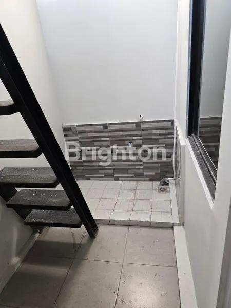 image RUKO EASTERN PARK RESIDENCE SUDAH RENOVASI 3 LANTAI FULL BANGUNAN  (5)