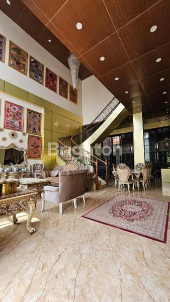 image RUMAH MEWAH DI JAKARTA SELATAN (7)