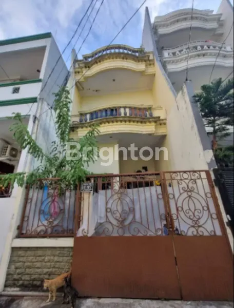 image RUMAH PADEMANGAN SHM 3 LANTAI LT 100M2 (-/+) (1)