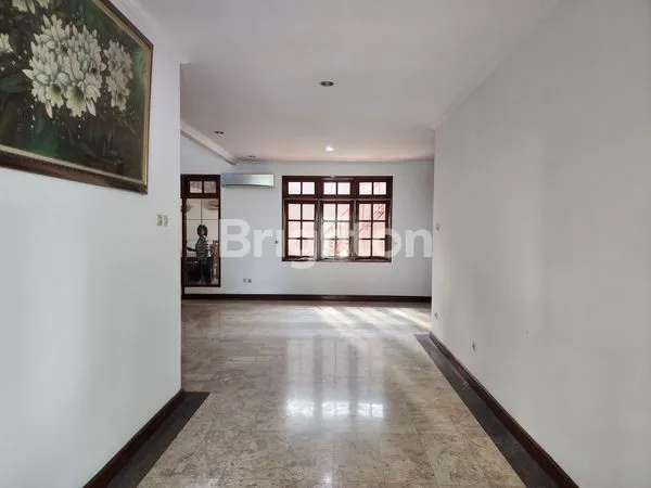 image RUMAH SEWA MEWAH DI KOTA WISATA (2)