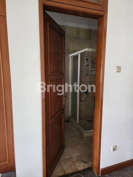 image RUMAH SEWA MEWAH DI KOTA WISATA (8)