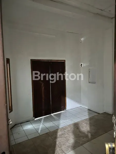 image RUKO 3 LANTAI STRATEGIS DEKAT GRAHA RAYA BINTARO , SIAP PAKAI, BISNIS LANGSUNG JALAN (6)