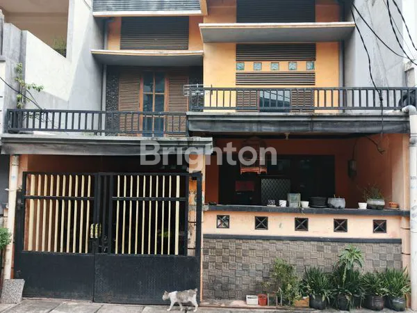 image RUMAH 2.5 LANTAI SHM DI ANGKE, SIAP HUNI (1)