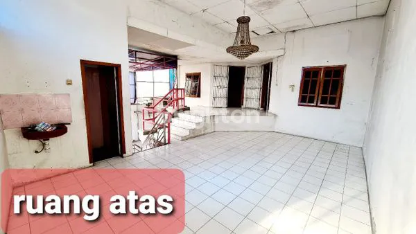 image DISEWAKAN RUMAH 2 LANTAI STRATEGIS TENGAH KOTA KEDIRI (6)