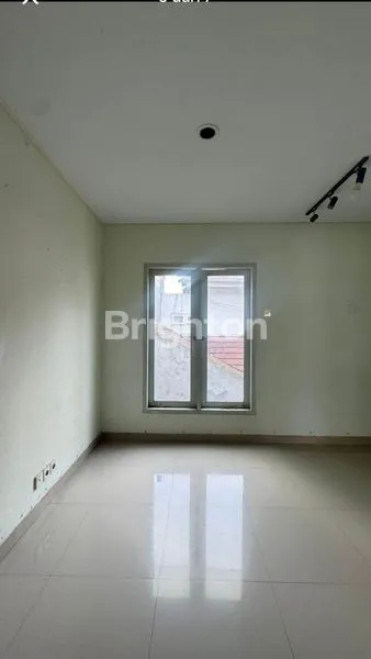 image DISEWAKAN RUMAH CLUSTER DENGAN KEAMANAN MAKSIMAL DIKAWASAN PERUMAHAN ELIT PESANGGARAN (3)