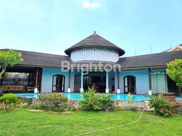 image DIJUAL CEPAT  RUMAH VILLA MEWAH SIAP HUNI LUAS DI KAWASAN ELITE (1)