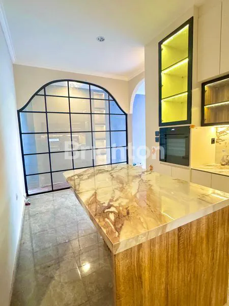 image RUMAH BARU MODERN DI SESETAN, SIAP HUNI & FULL FURNISH (3)