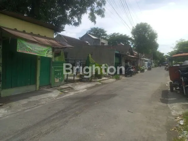 image TANAH ( BANGUNAN ) DEKAT BATIK KERIS SIAP BANGUN  (2)