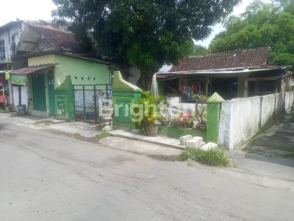 image TANAH ( BANGUNAN ) DEKAT BATIK KERIS SIAP BANGUN  (3)
