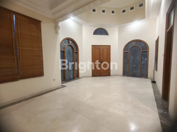 image SEWA RUMAH MEWAH SIAP HUNI DI PUSAT KOTA JALAN KECILUNG, SURABAYA (6)