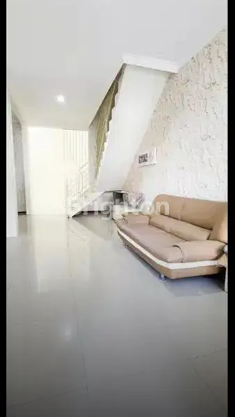 image PAKUWON CITY 2 LANTAI MODERN MINIMALIS BARU RENOV (2)