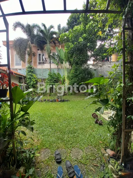 image RUMAH LUAS 1 LANTAI 5 KAMAR DALAM PERUMAHAN YANG TEDUH DI PASAR MINGGU (2)