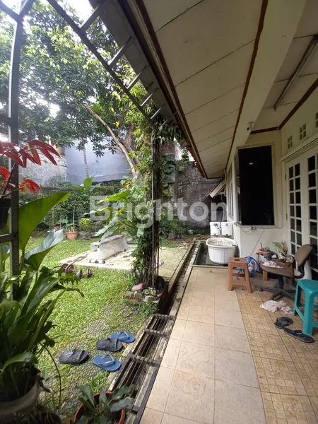 image RUMAH LUAS 1 LANTAI 5 KAMAR DALAM PERUMAHAN YANG TEDUH DI PASAR MINGGU (3)