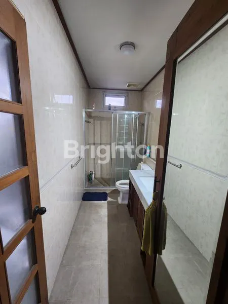 image RUMAH LUAS ASRI RAPIH TERAWAT LOKASI PREMIUM PURI INDAH JAKARTA BARAT BEBAS BANJIR (7)