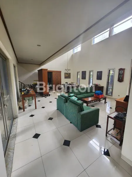 image RUMAH LUAS ASRI RAPIH TERAWAT LOKASI PREMIUM PURI INDAH JAKARTA BARAT BEBAS BANJIR (3)