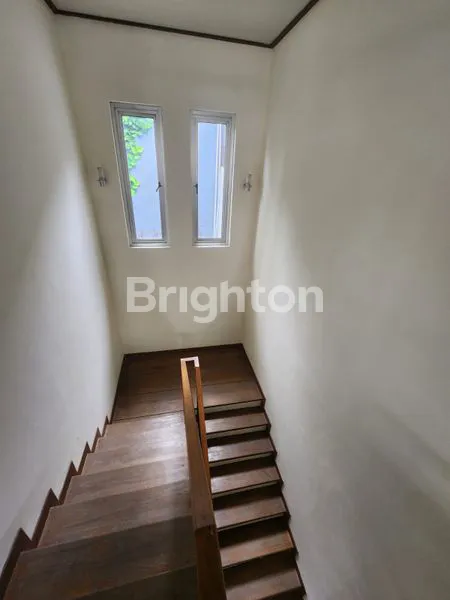 image RUMAH LUAS ASRI RAPIH TERAWAT LOKASI PREMIUM PURI INDAH JAKARTA BARAT BEBAS BANJIR (6)