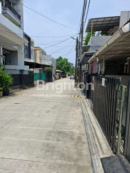 image HUNIAN STRATEGIS LT 90M² DI GADING INDAH, DEKAT MALL (3)