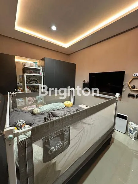 image RUMAH 3 LANTAI DI JGC, LT 112M², 4+1 KT (3)