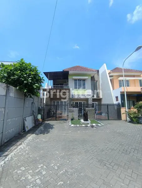 image BUTUH JUAL CEPAT\' RUMAH 2 LANTAI SIAP HUNI DI PERUM KETINTANG GAYUNGSARI (1)