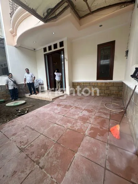 image RUMAH DISEWAKAN DI GADING GRIYA RESIDENCE (2)