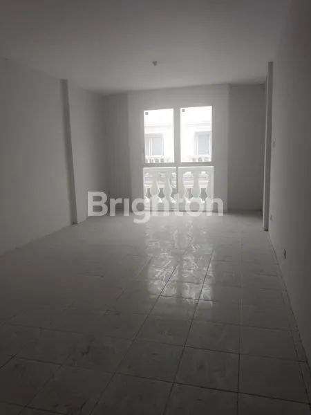 image RUKO ROYAL PALACE DI KOTA SIDOARJO, HALAMAN PARKIR LUAS (8)