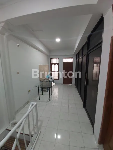 image MURAH !!RUMAH KEMAYORAN COCOK UNTUK USAHA & TEMPAT TINGGAL. (3)