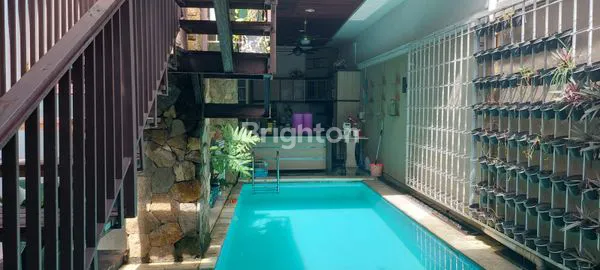 image RUMAH MEWAH 2 LANTAI FULL FURNISH DI RENON, DENPASAR (2)