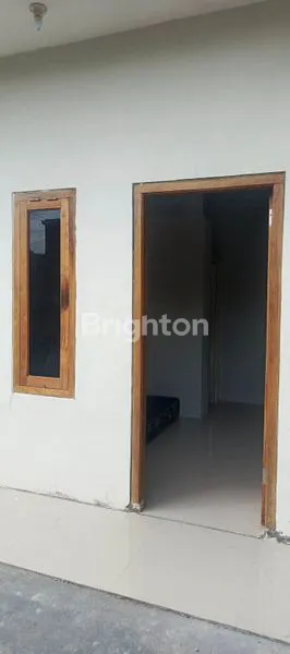 image RUMAH KOS 6 KAMAR AKTIF DI KADIPIRO, DEKAT KAMPUS (2)