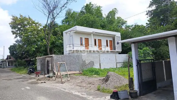 image RUMAH KOS 6 KAMAR AKTIF DI KADIPIRO, DEKAT KAMPUS (4)