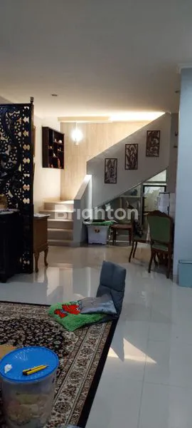 image RUMAH 2 LANTAI SIAP HUNI LEBAK BULUS, 4+1 KT,  SHM, 9,2 M (3)