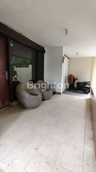 image RUMAH STRATEGIS KEBAYORAN BARU – 5+1 KT, SHM, 13 M (3)