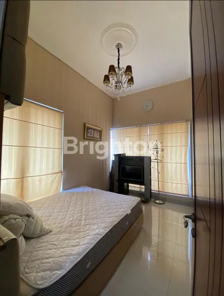 image HUNIAN EKSKLUSIF HOOK 3 LANTAI, LT 170M² & SHM DI PULO GADUNG (4)