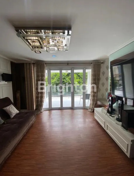 image HUNIAN EKSKLUSIF HOOK 3 LANTAI, LT 170M² & SHM DI PULO GADUNG (5)