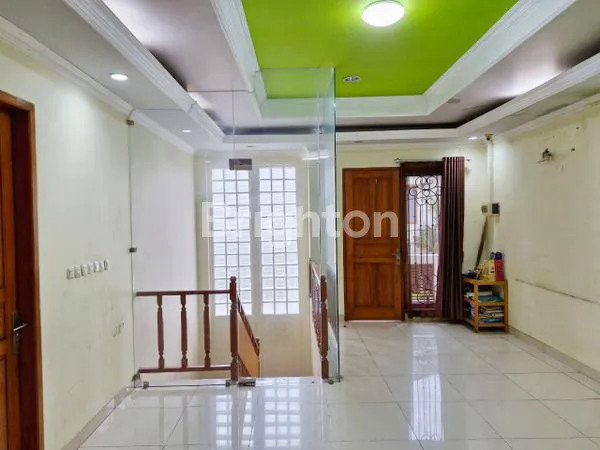 image RUMAH TOMANG BANGUNAN 2,5 LANTAI JATIPULO PALMERAH JAKARTA BARAT (4)