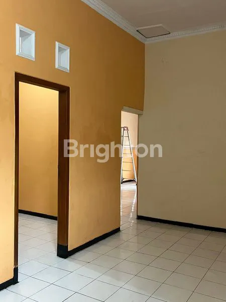 image DIJUAL RUMAH LUAS SIAP HUNI AREA PAKIS SELANGKAH KE PINTU TOL SAWOJAJAR DAN TOL PAKIS (3)