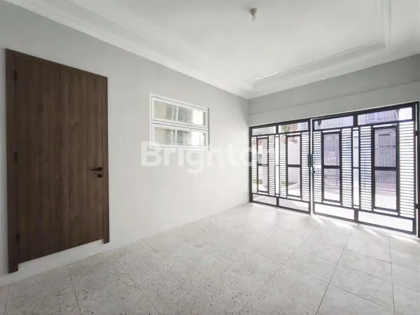 image DIJUAL RUMAH BARU MODERN DAN MEWAH DI SOLO (7)